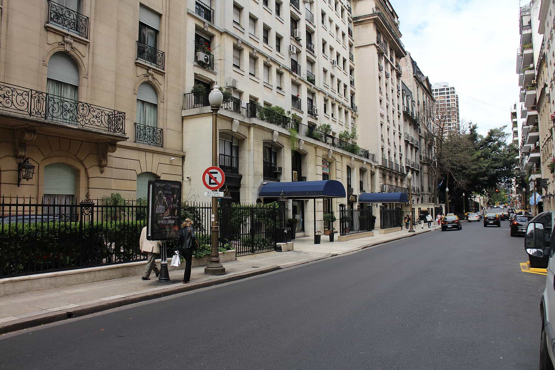 Avenida Alvear en Recoleta CABA, edificios Beaux-Arts